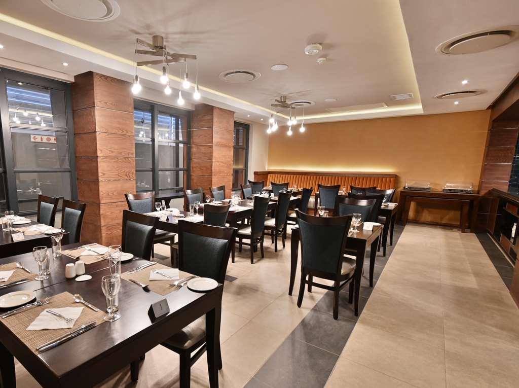 Premier Splendid Inn Блумфонтейн Ресторан фото